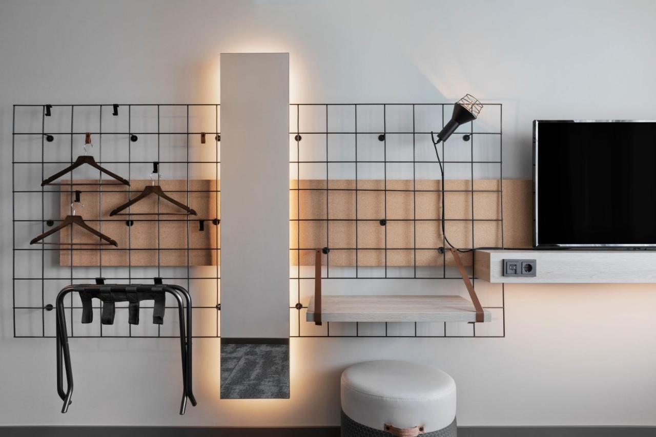 Moxy Duesseldorf City Екстер'єр фото
