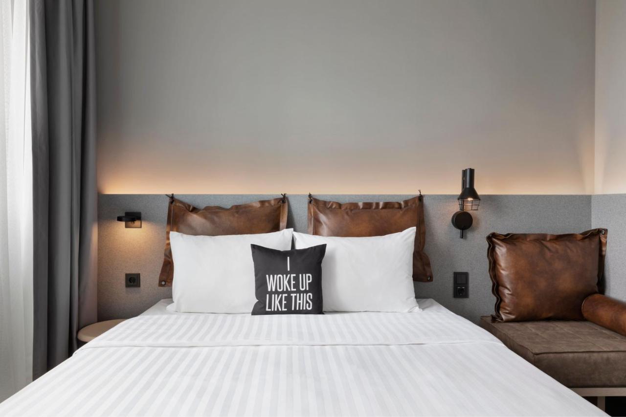 Moxy Duesseldorf City Екстер'єр фото