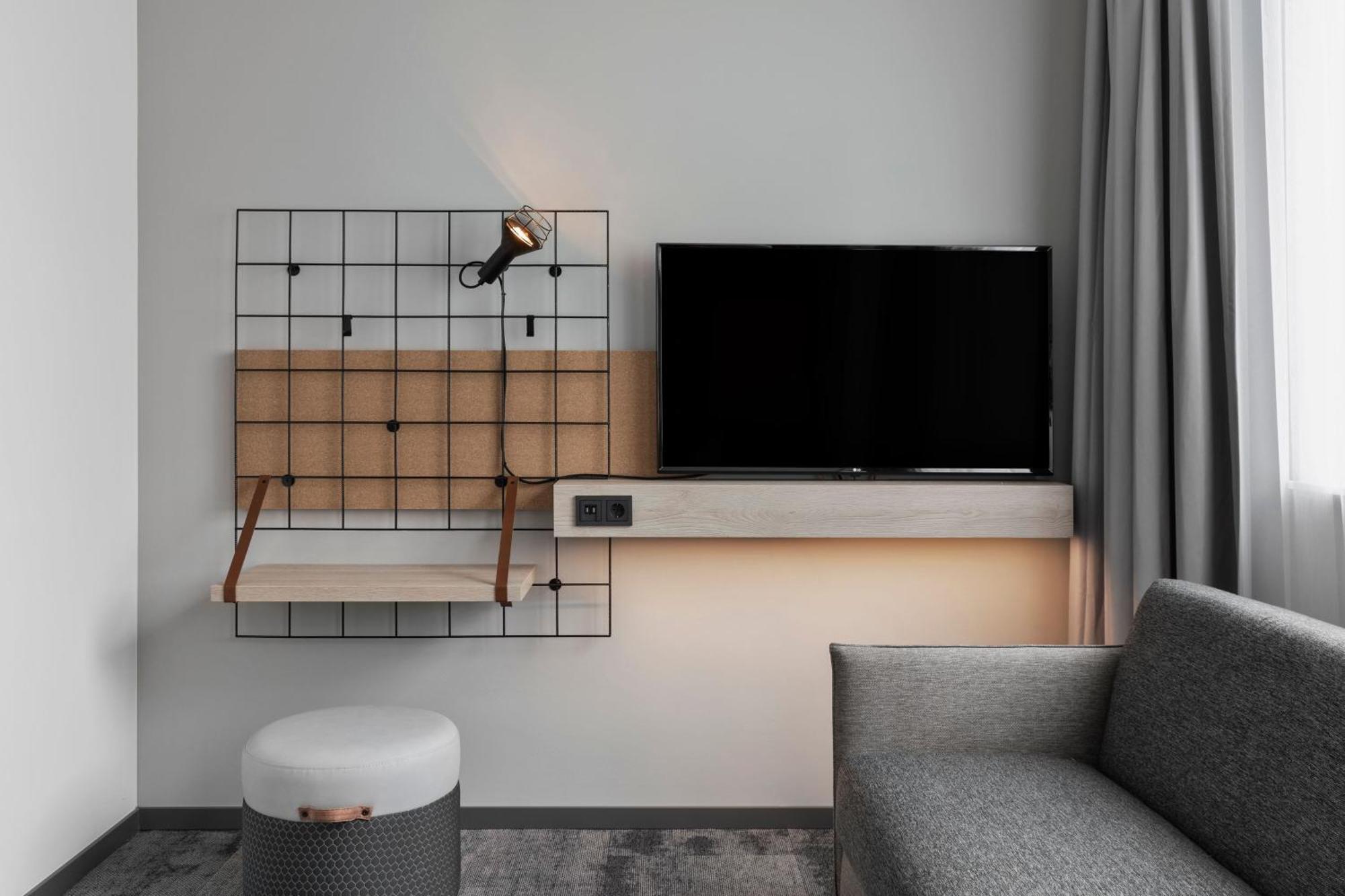 Moxy Duesseldorf City Екстер'єр фото
