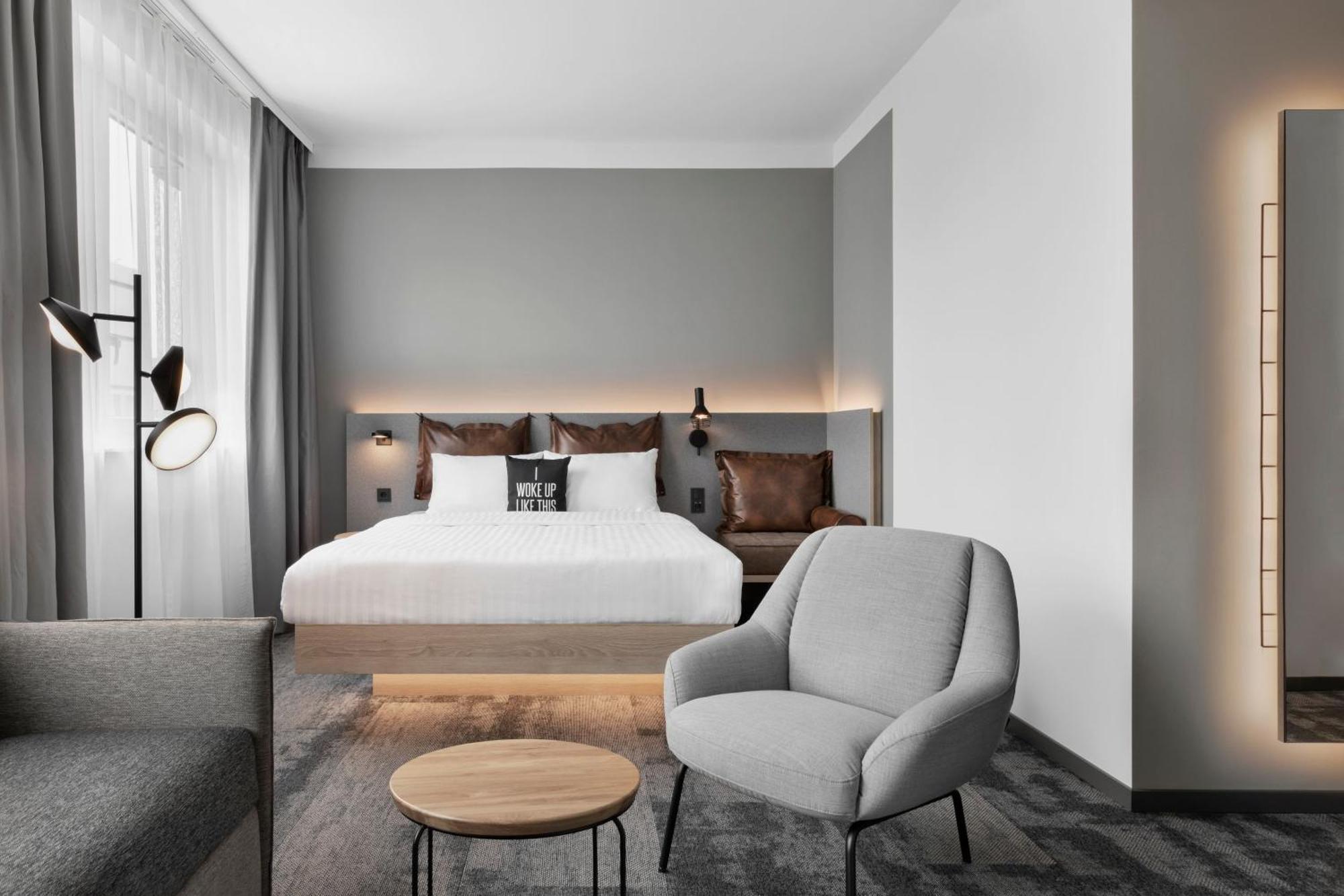Moxy Duesseldorf City Екстер'єр фото