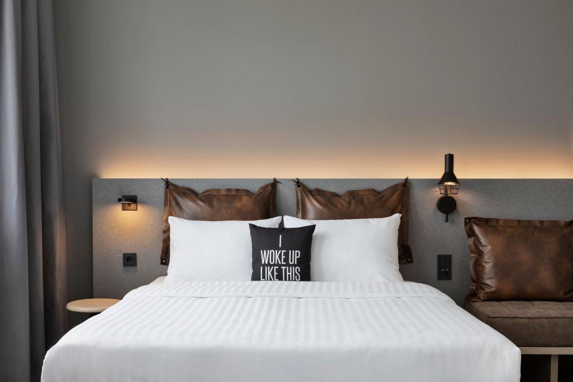Moxy Duesseldorf City Екстер'єр фото