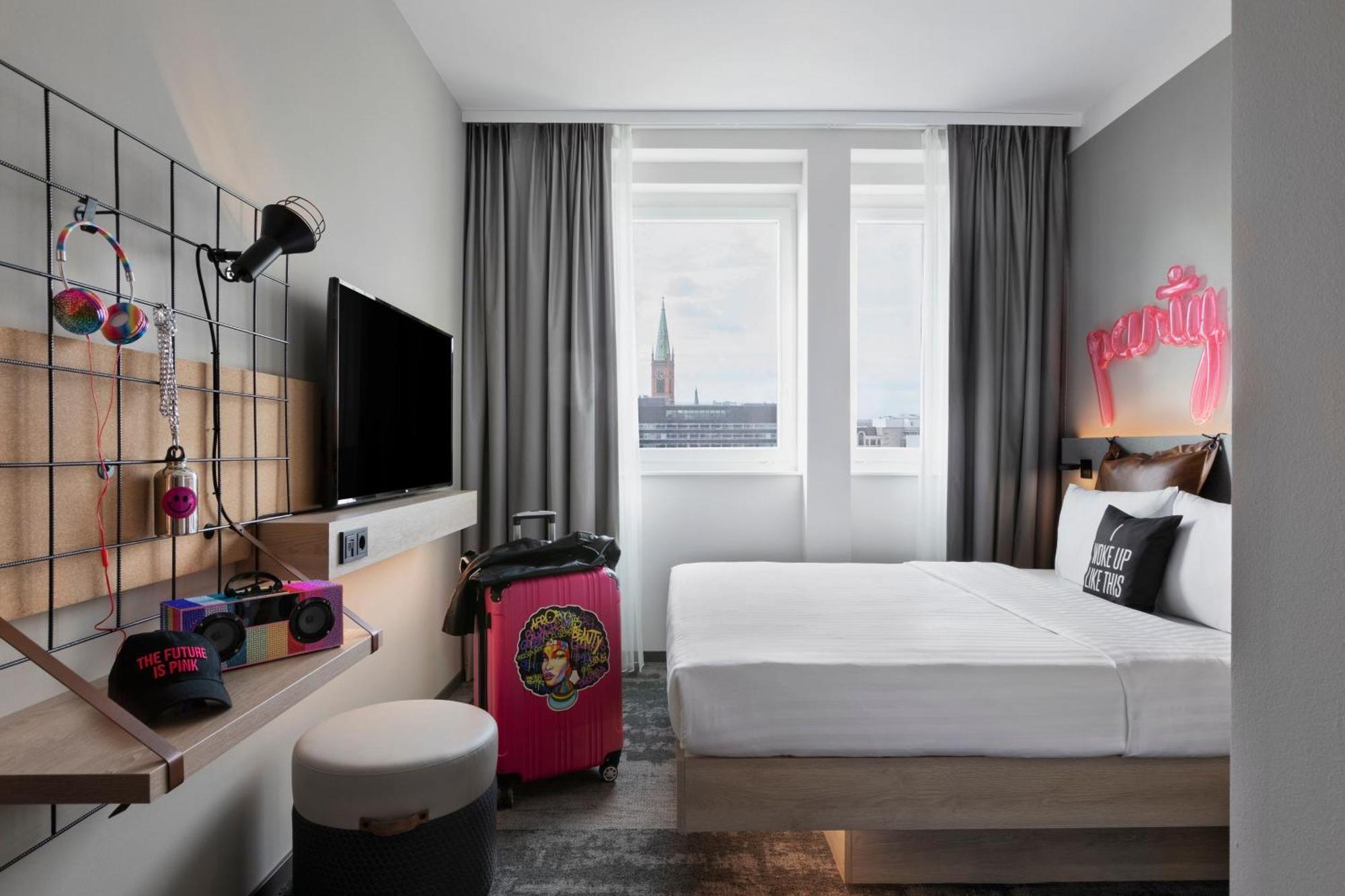 Moxy Duesseldorf City Екстер'єр фото