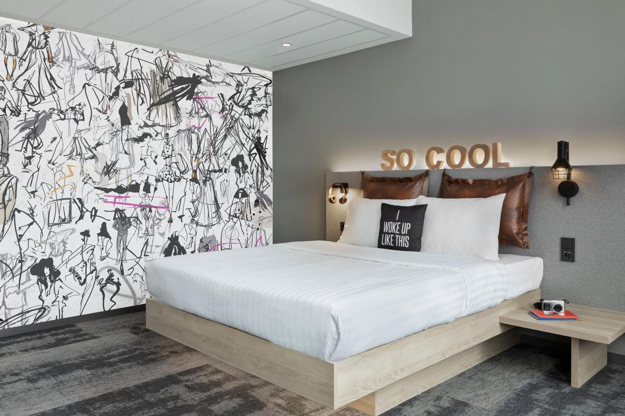 Moxy Duesseldorf City Екстер'єр фото