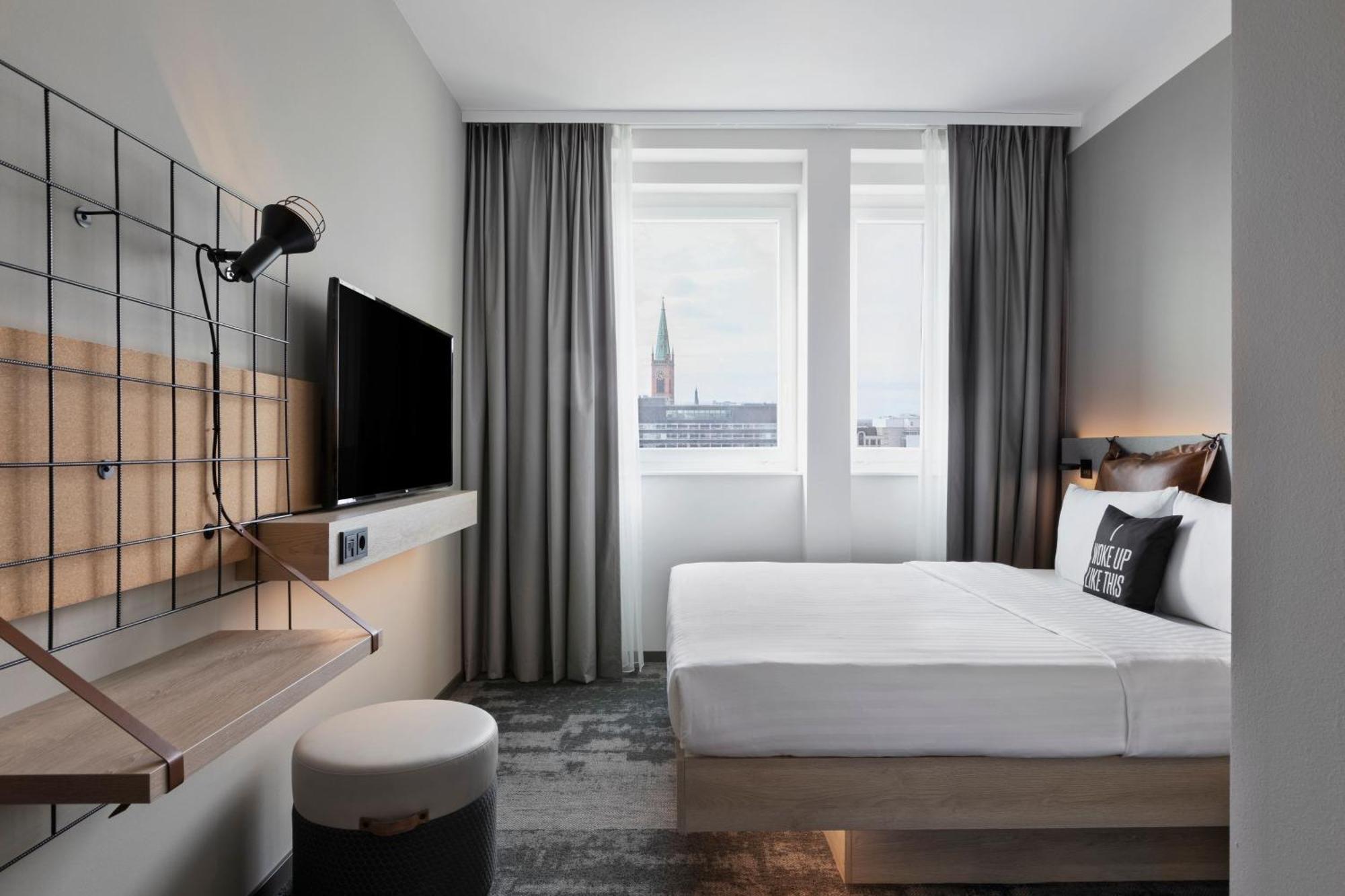 Moxy Duesseldorf City Екстер'єр фото