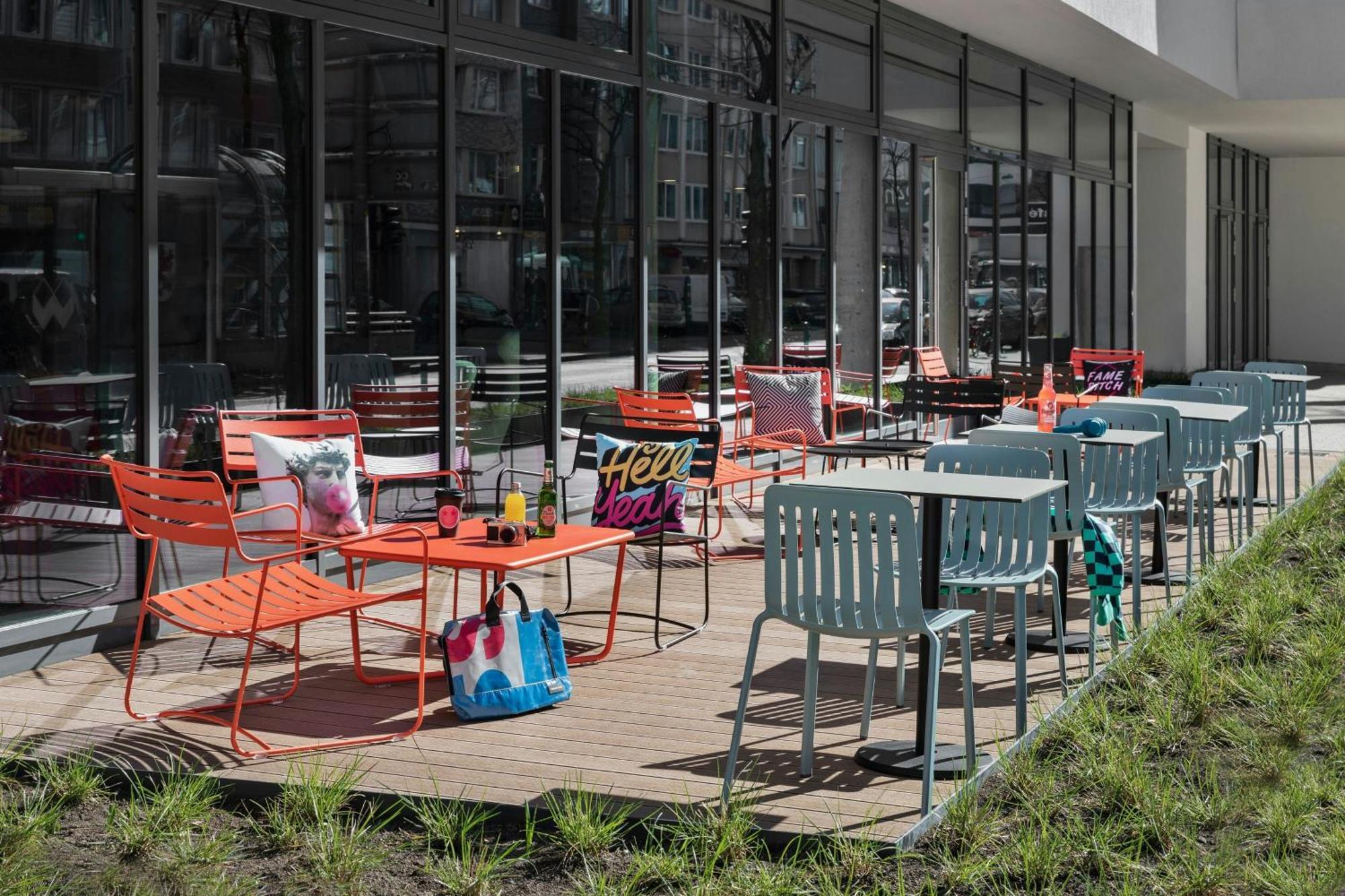 Moxy Duesseldorf City Екстер'єр фото